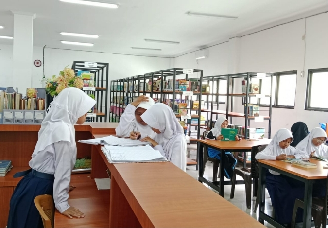 Dari Siswa untuk Siswa: Duta Pustaka Jadikan Perpustakaan Semakin Nyaman Dari Siswa untuk Siswa: Duta Pustaka Jadikan Perpustakaan Semakin Nyaman