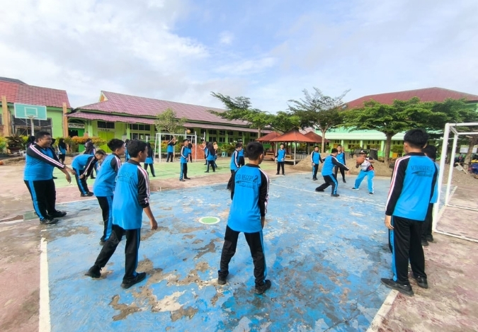 Aksi Seru Kelas 8K: Kucing-Kucingan Bikin Olahraga Makin Asyik!