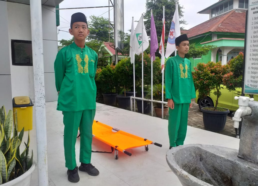 Bukan Sekadar Nama, PMR Jadi Garda Depan Kesehatan Madrasah