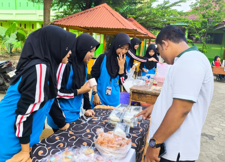 Penguatan Jiwa Wirausaha dan Kreativitas Melalui Bazaar di MTsN 2 Kota Jambi