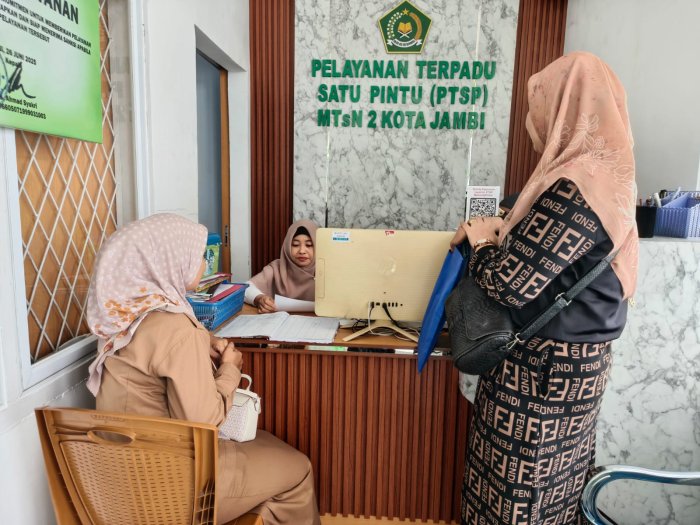 Kolaborasi dan Informasi Terpadu di PTSP MTsN 2 Kota Jambi