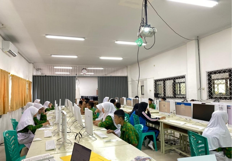 MTsN 2 Kota Jambi Tuntaskan Gladi ANBK Hari Kedua dengan Lancar