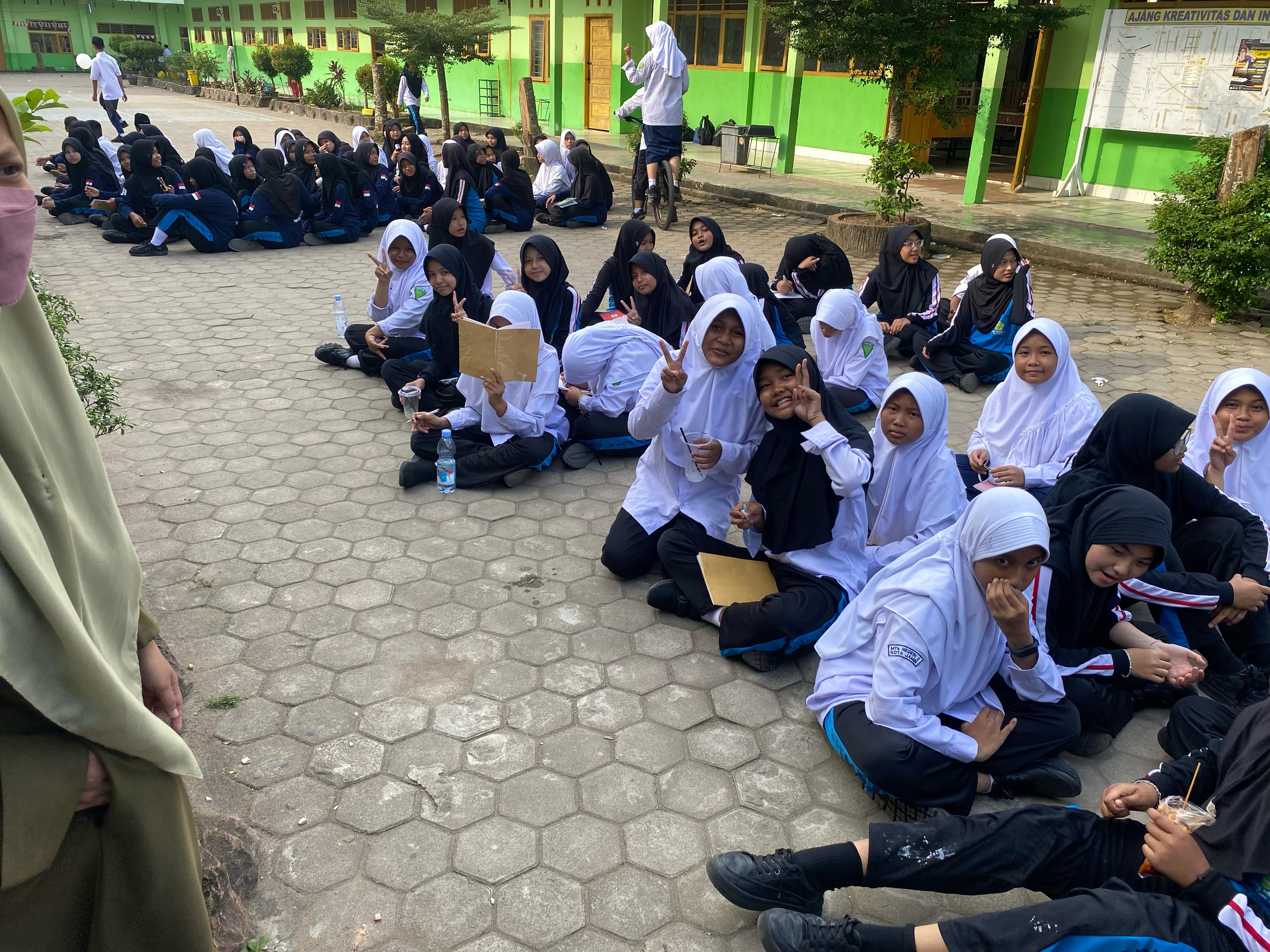 PMR MTsN 2 Kota Jambi Gelar Latihan Rutin: Fokus pada 7 Materi Pokok PMR