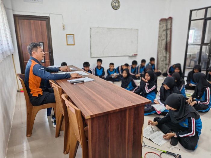 Kisi-Kisi Dibedah, Kelas 8I Bersiap Hadapi ASAS Penjasorkes