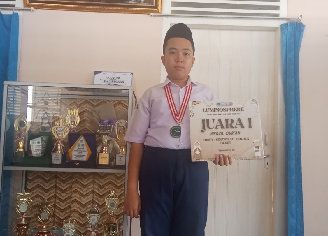 Juara 1 Hifdzhil Qur’an, Ade Irwanda Buktikan Hafalan adalah Kekuatan Juara 1 Hifdzhil Qur’an, Ade Irwanda Buktikan Hafalan adalah Kekuatan