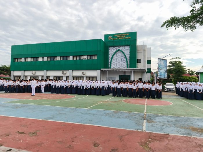 Menuju Gerbang Madrasah: Cek Tips untuk Siswa Baru Kelas 7