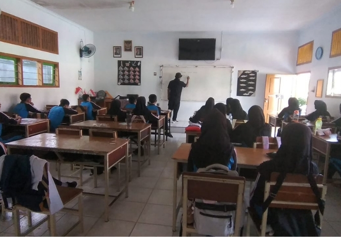 Roll Depan Tingkatkan Kelenturan dan Kepercayaan Diri Siswa