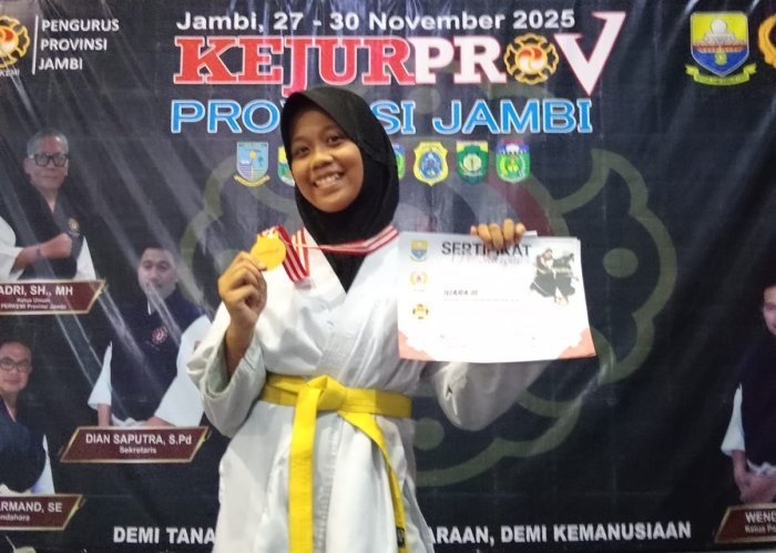 Mendali Ashika Khayira Junaedi di Kejurprov Shorinji Kempo Mendali Ashika Khayira Junaedi di Kejurprov Shorinji Kempo