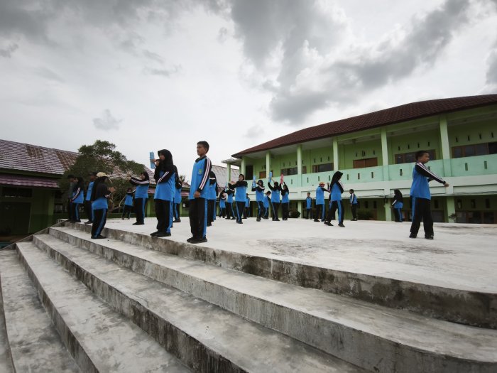 Ekskul Drum Band Isi Waktu Luang dengan Mantapkan Koreografi Display