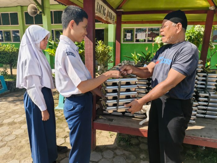 Penyaluran MBG Berjalan Lancar di Sela Pelaksanaan Ujian Madrasah