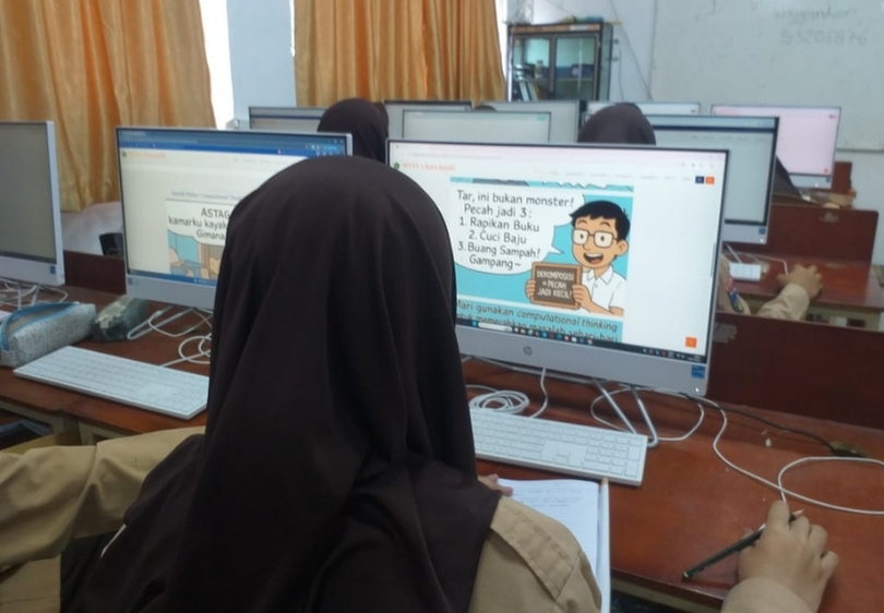 Komik Jadi Media Pembelajaran Computational Thinking di MTsN 2 Kota Jambi Komik Jadi Media Pembelajaran Computational Thinking di MTsN 2 Kota Jambi