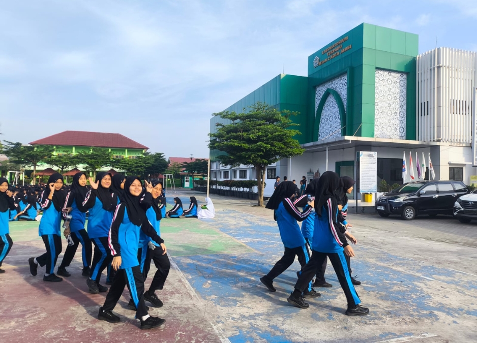 Jalan Santai Awali Semangat Classmeeting Jalan Santai Awali Semangat Classmeeting
