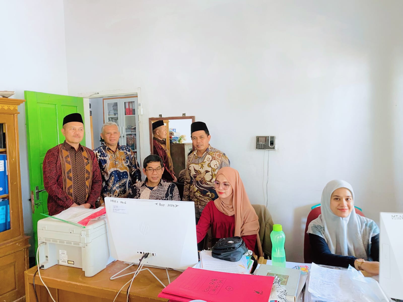 Kunjungan Tim Emis 4.0 Kemenag RI ke MTsN 2 Kota Jambi Kunjungan Tim Emis 4.0 Kemenag RI ke MTsN 2 Kota Jambi