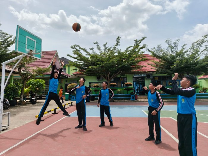 Keringat Lebih Sehat dari Scroll Layar: Jumat Aktif di MTsN 2 Kota Jambi