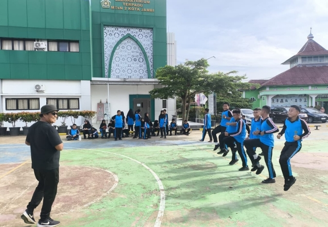 Senam Seru 9C: Sehat, Kompak, dan Penuh Energi Senam Seru 9C: Sehat, Kompak, dan Penuh Energi