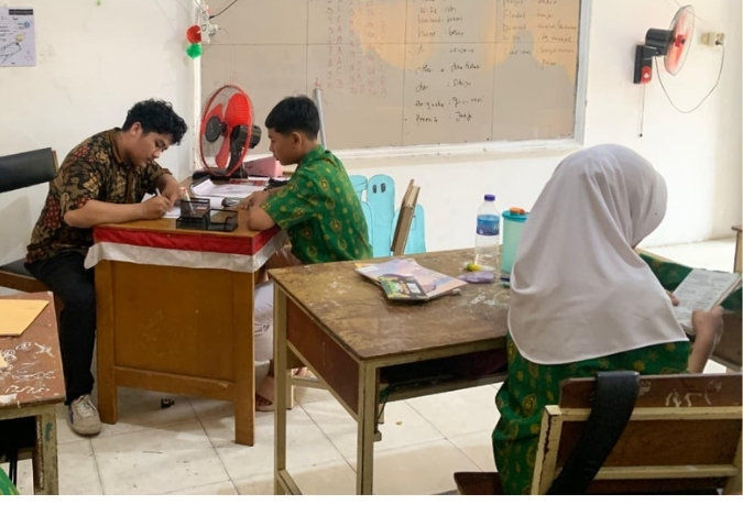 Siswa 8D Asah Hafalan Bersama Mahasiswa PLP UIN STS Jambi