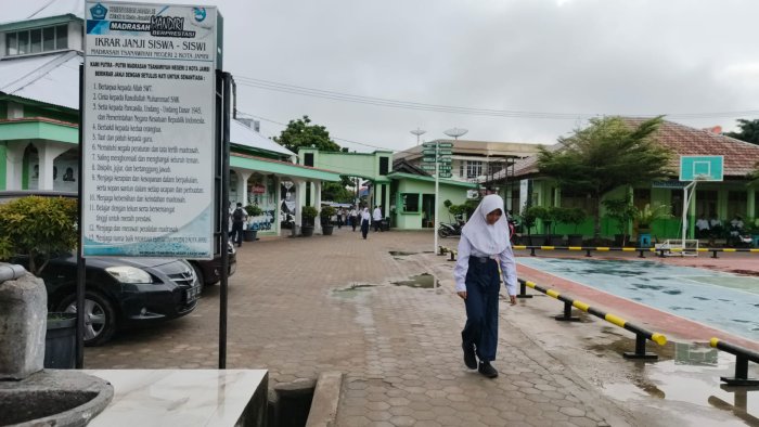 Disiplin Menuntun Generasi Madrasah ke Masa Depan Gemilang Disiplin Menuntun Generasi Madrasah ke Masa Depan Gemilang