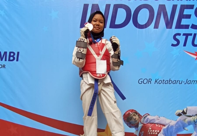 Faathimatul Izzatil Fawziyyah Berprestadi di Ajang Taekwondo Championship