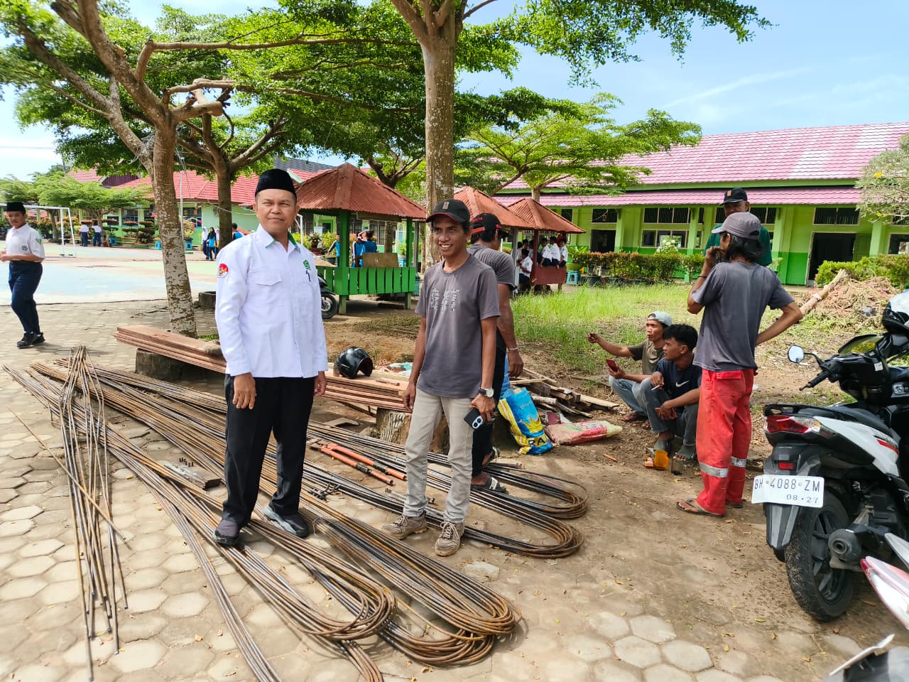 Panggung Kreasi MTsN 2 Kota Jambi Mulai Dibangun