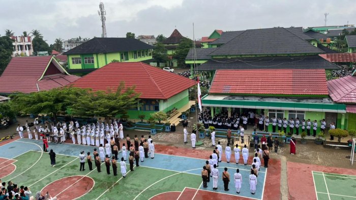 Peringatan Hari Guru di MTsN 2 Kota Jambi: Semarak dari Rooftop Laboratorium Terpadu