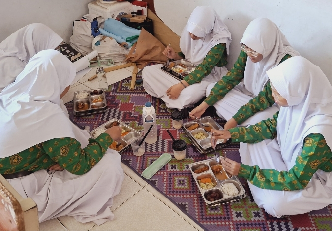  Lensa Kelas Bicara: Momen MBG di 7F, 7H, 7K, dan 8K