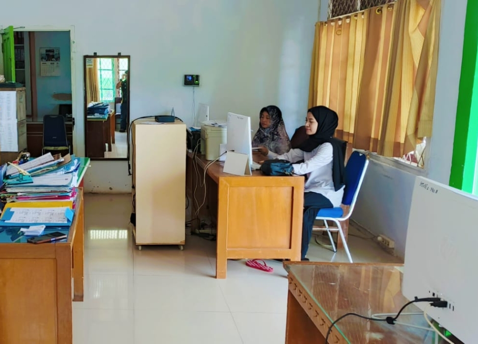 Semangat, Tenaga Kependidikan MTsN 2 Kota Jambi Siapkan Ujian Madrasah