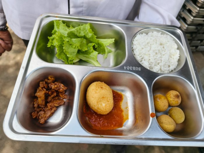 Madrasah Rasa Rumah: MBG Siap Sejak Pagi Madrasah Rasa Rumah: MBG Siap Sejak Pagi