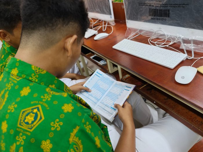 Tadarus Al-Quran Awali Pembelajaran di MTsN 2 Kota Jambi