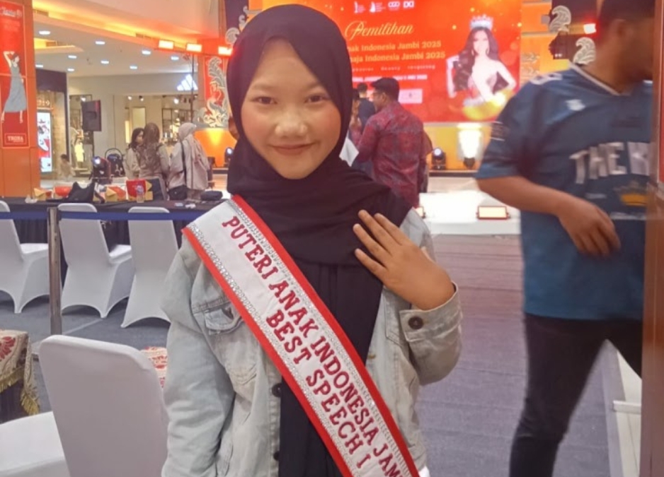 â€œBest Speechâ€ untuk Khayla Almira Maritza di Pemilihan Puteri Anak Indonesia Jambi 