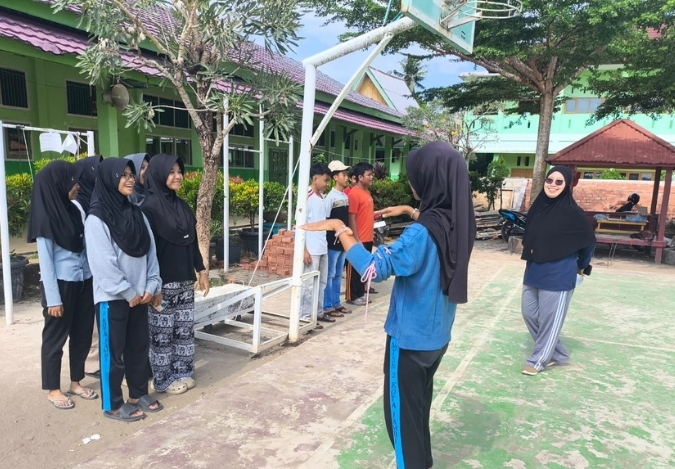 Heningnya Hari Libur Tak Surutkan Semangat Latihan Petugas Upacara Kelas 9A