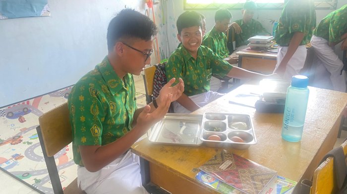 Kelas 9H MTsN 2 Kota Jambi Wujudkan Semangat Sehat Lewat Program MBG
