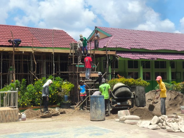 Progres Pembangunan PTSP MTsN 2 Kota Jambi: Dak Dicor, Parit Dibentuk Progres Pembangunan PTSP MTsN 2 Kota Jambi: Dak Dicor, Parit Dibentuk