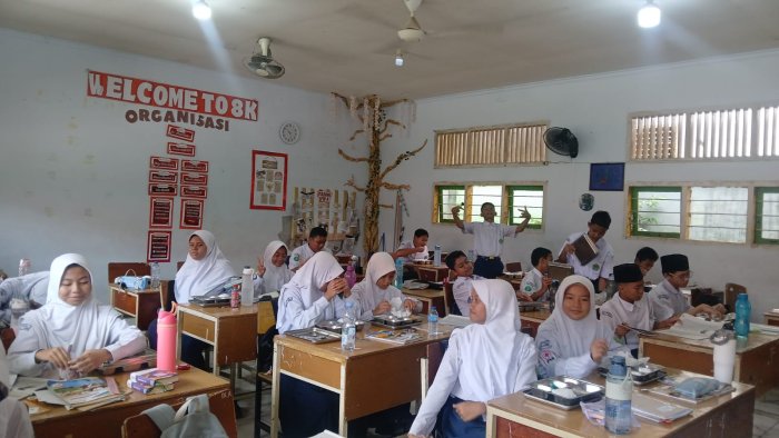 Pagi Penuh Warna di 8K: MBG Hadirkan Gizi, Rasa, dan Cerita