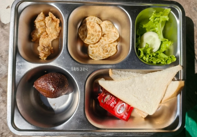 MBG Jumat Dua Kali Dibagikan, Dua Kali Dinikmati