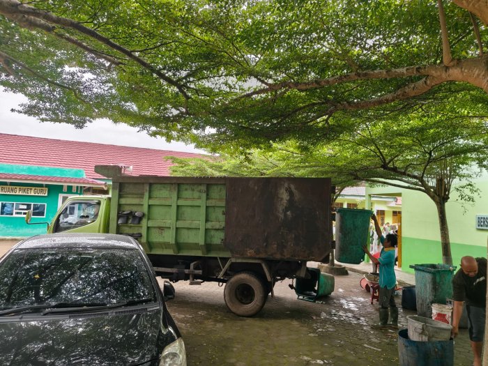 Budaya Bersih, Identitas Sehari-hari Madrasah