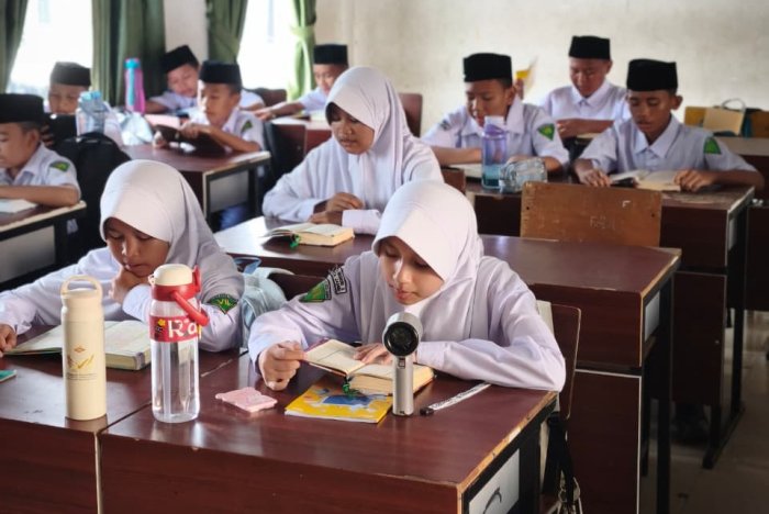 MTsN 2 Kota Jambi Kembali Gelar Tadarus Al-Quran Pagi