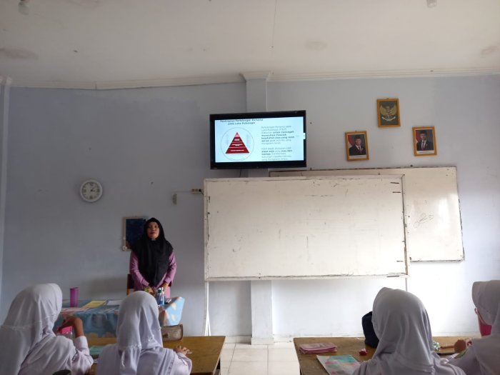 Ibu Nove Lanjutkan Sosialisasi P3LP: Konsisten Menyentuh Luka Psikologis Siswa