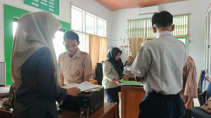 SK PIP Tahap I Diserahkan, Upaya untuk Ringankan Biaya Pendidikan