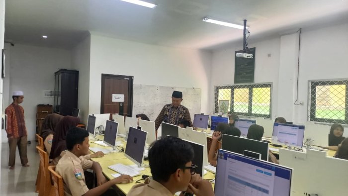 Kamad Pantau Gladi Bersih Gelombang Kedua di MTsN 2 Kota Jambi