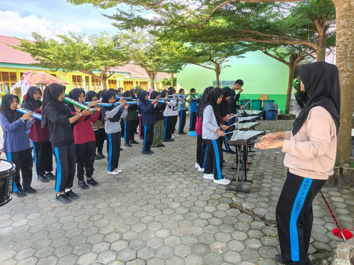 Tim Drumband MTsN 2 Kota Jambi Mulai Latihan Persiapan Hari Guru: Visual dan Display Jadi Fokus Utama