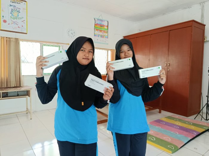 Komitmen Sehat Berlanjut: MTsN 2 Kota Jambi Bagikan Tablet Tambah Darah