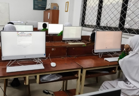 Asesmen Informatika Kelas 8H Berbasis Digital Berjalan Lancar