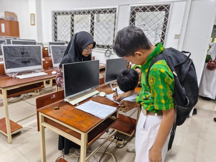 Penyerahan Tugas Akhir Jadi Tahap Penting Menuju Rapor Semester Ganjil