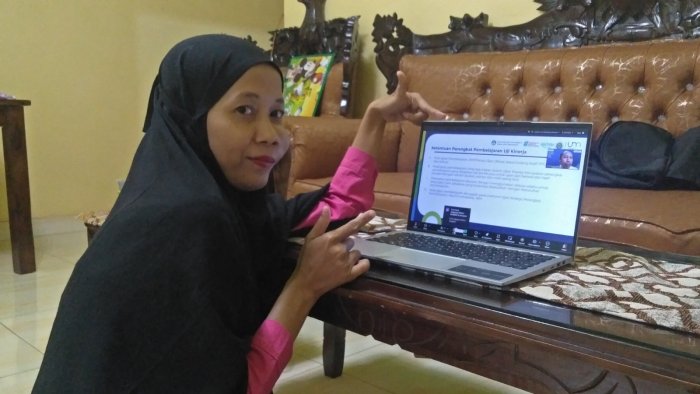 Menuju UKIN, Guru MTsN 2 Kota Jambi Ikuti Sosialisasi Daring PPG Kemenag