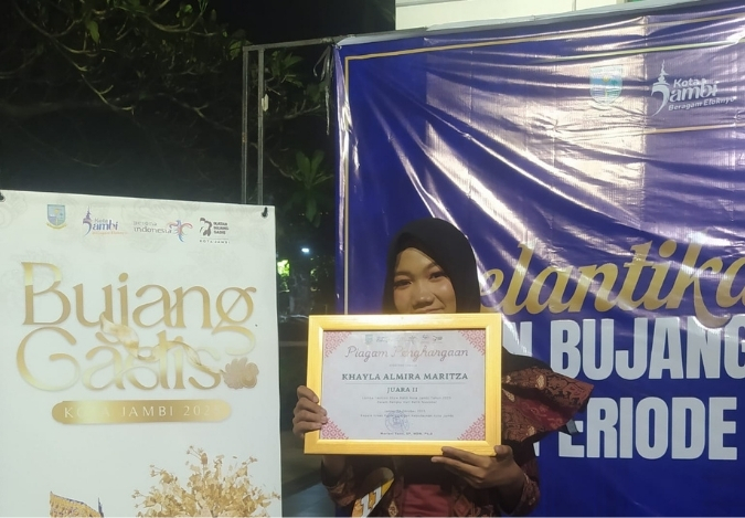 Batik dan Kepercayaan Diri: Khayla Almira Maritza Torehkan Prestasi