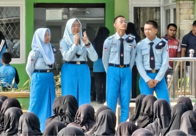 Alumni MTsN 2 Jambi Berbagi Tips Sukses ke SMAN Titian Teras