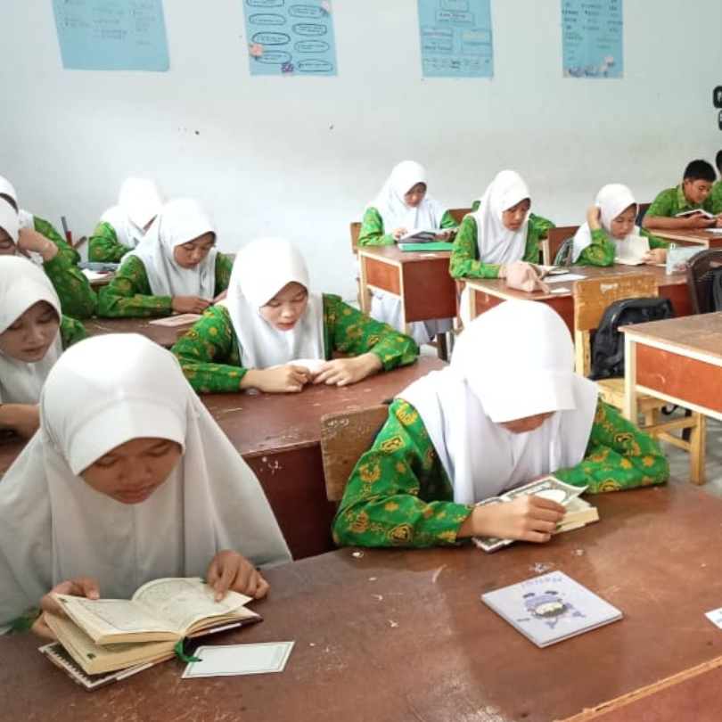 Pesantren Kilat MTsN 2 Kota Jambi: Menumbuhkan Iman, Merajut Kebersamaan