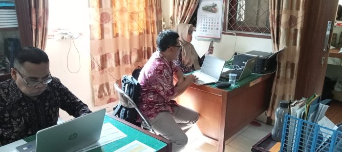 Perkuat Sinergi, Operator MTsN 2 dan MAN 2 Kota Jambi Kolaborasi Kupas Aplikasi SIPKA