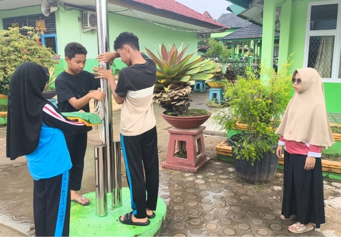 Lapangan Basah, Semangat Tak Kendur: 8K Latihan Petugas Upacara