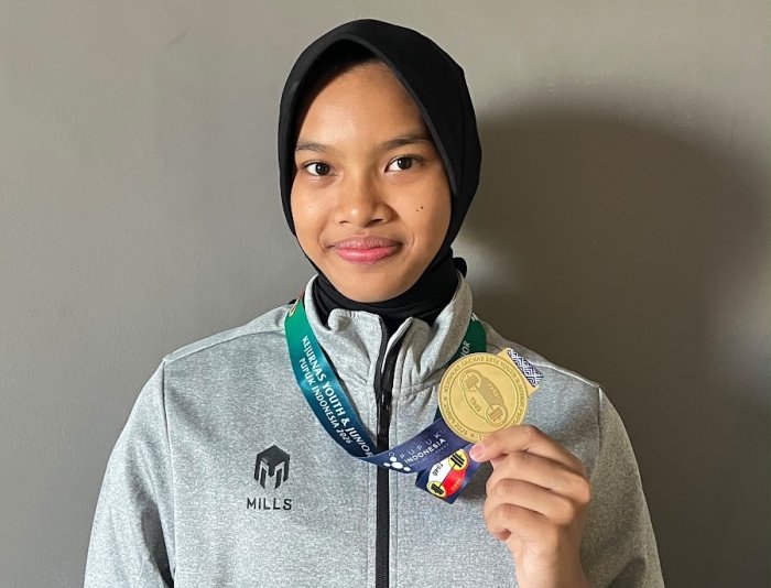 Dari Semarang, Ufairah Malilah Talita Raih Gelar Juara Nasional Angkat Besi